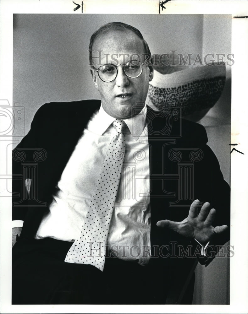 1987 Press Photo Elliot Schlang Author of the Great Lakes Review-Historic Images