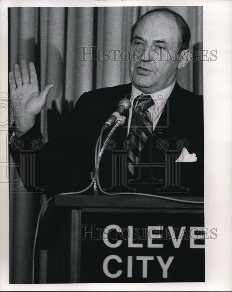 1974 Atty. Gen. William B. Saxbe at City Club - Historic Images