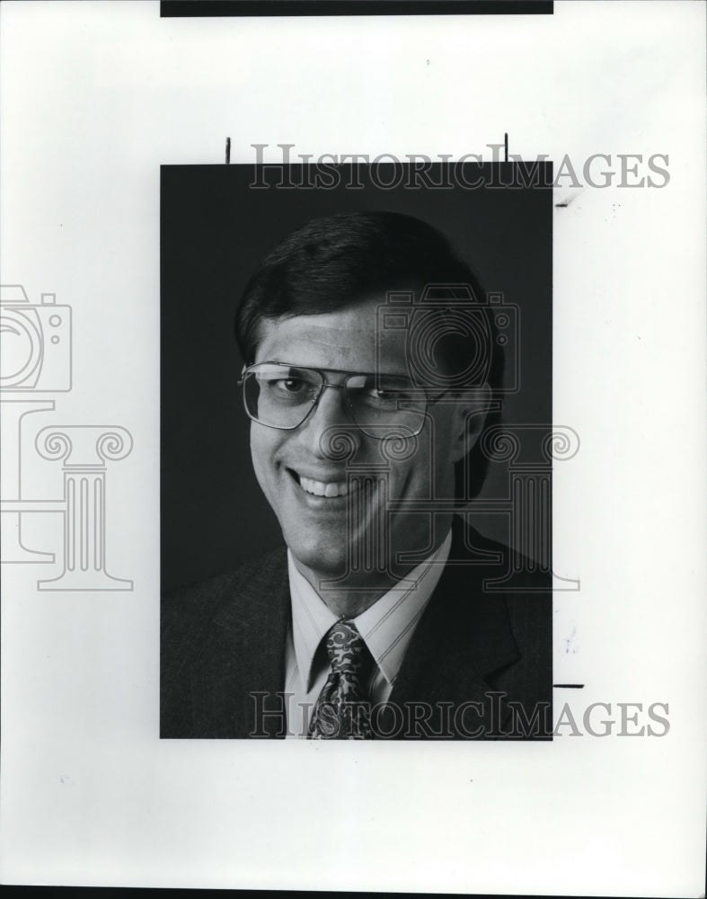 1991 Press Photo Don Sayre, Director of Shoes for Kids - cva40630 - Historic Images