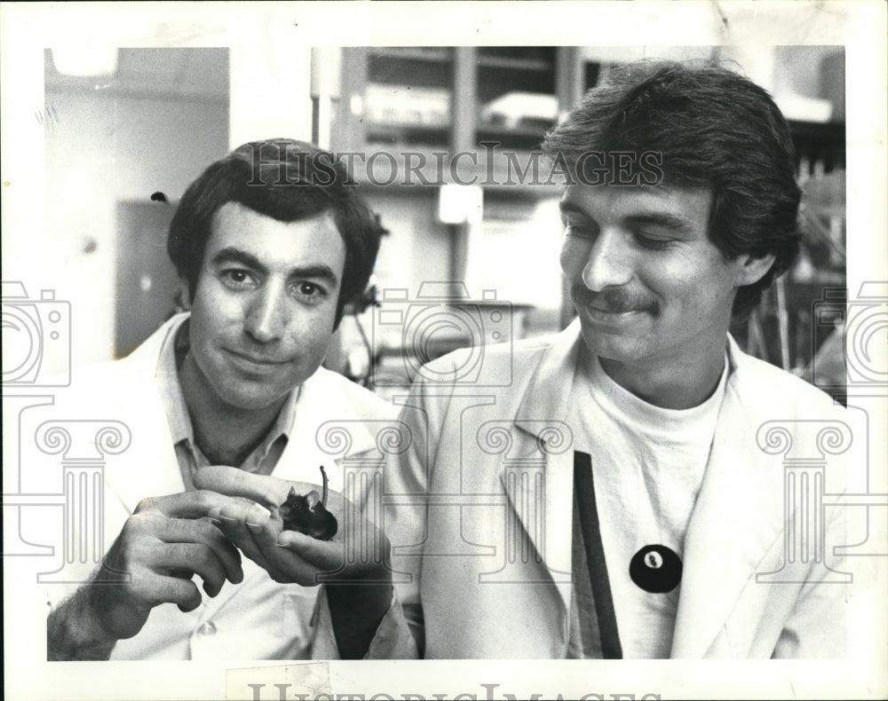 1984 Press Photo Dr. Jerry Silver - Historic Images