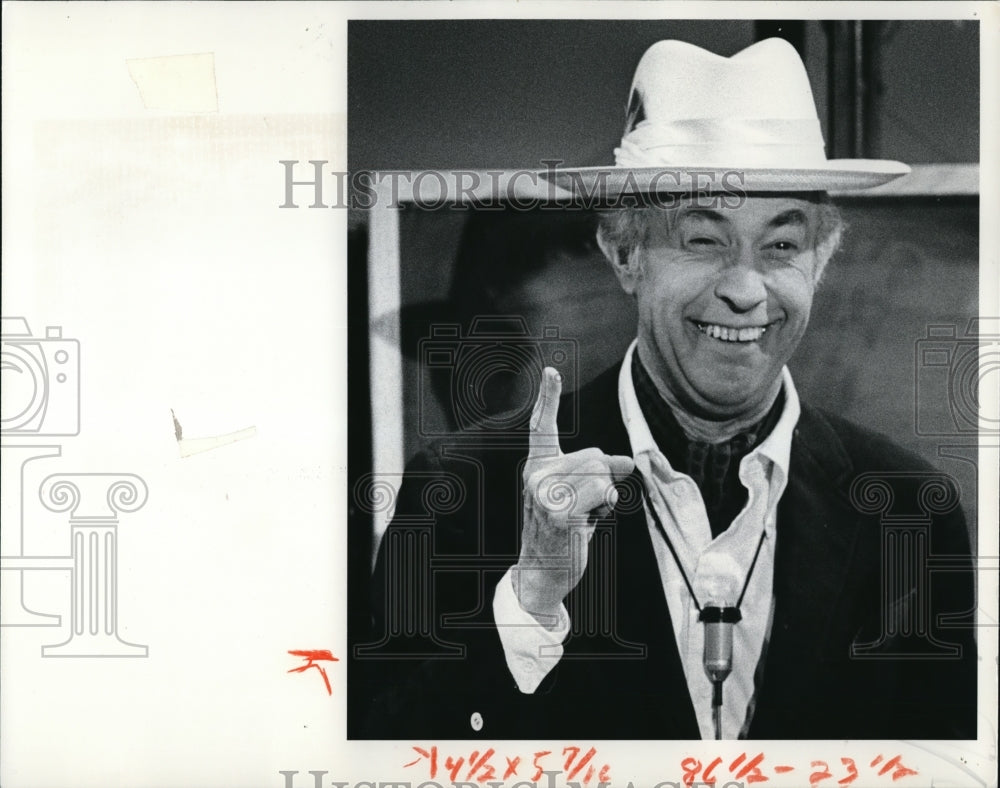 1977 Press Photo Linn Sheldon as &quot;Barnaby&quot;, Childrens Show - Historic Images