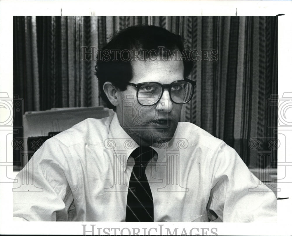 1987 Press Photo Richard Shatten of Executive Director of Cleveland Tomorrow - Historic Images