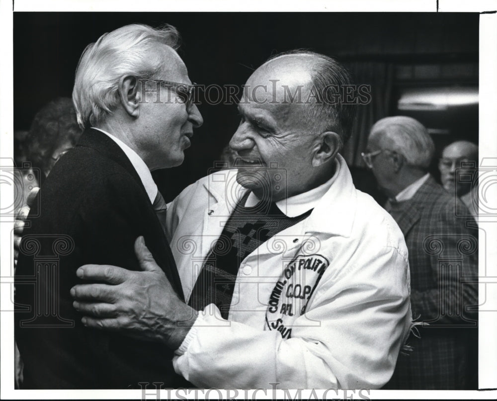 1989 Press Photo Judge Walter Savage and Joseph Branc at the Jakubic Post - Historic Images