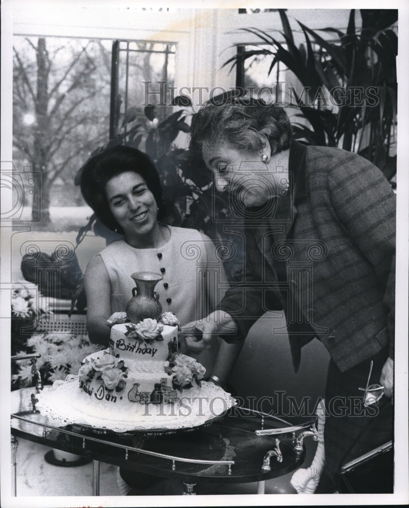 1969 Press Photo Mrs. Daniel Jeremy Silver & Mrs. Abba Hillal Silver - cva40809- Historic Images