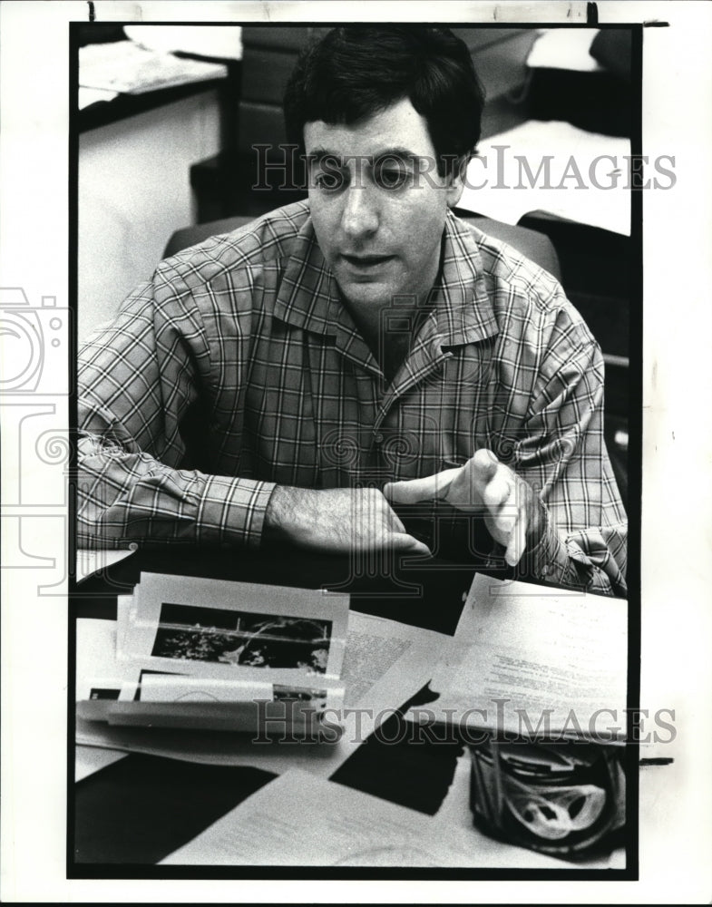 1987 Press Photo Dr. Jerry Silver - Historic Images