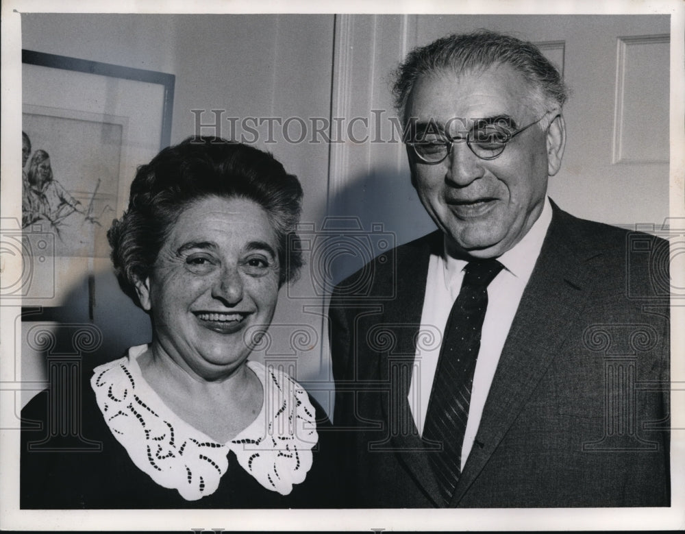 1961 Press Photo Dr. Abba Silver, Rabbi of the templ with his wife - Historic Images