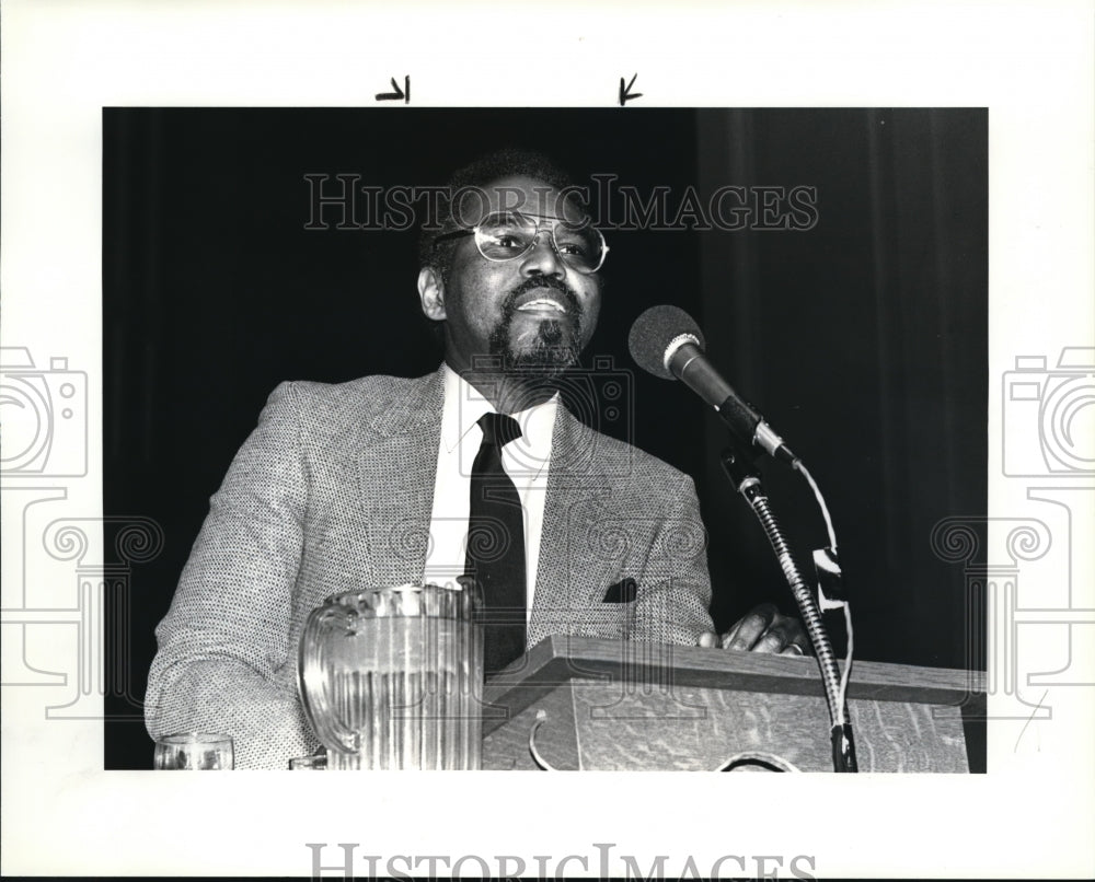 1985 Press Photo William Scott, Assoc. Dean of College of Arts &amp; Sciences - Historic Images