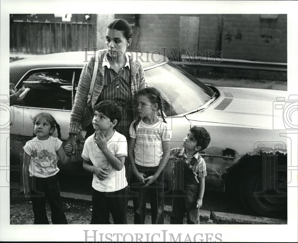 1986 Press Photo Nancy Seale and her kids Heather, Michael, Jennifer &amp; Steven-Historic Images