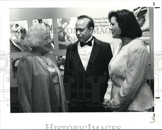 1991 Press Photo Sis Randall with Dr. Ali Shaikh and Leah Shaikh at the Hospital - Historic Images