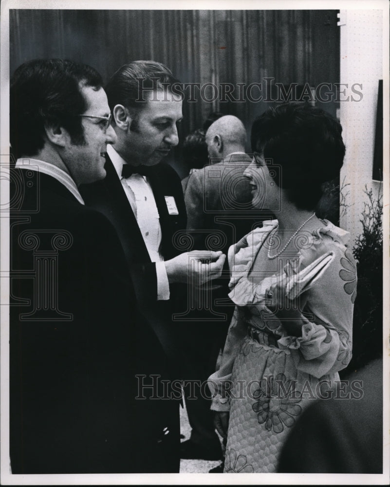 1971 Press Photo Mr &amp; Mrs Ronald L Simkoff &amp; Robbie Philip Horowitz at Benefit-Historic Images