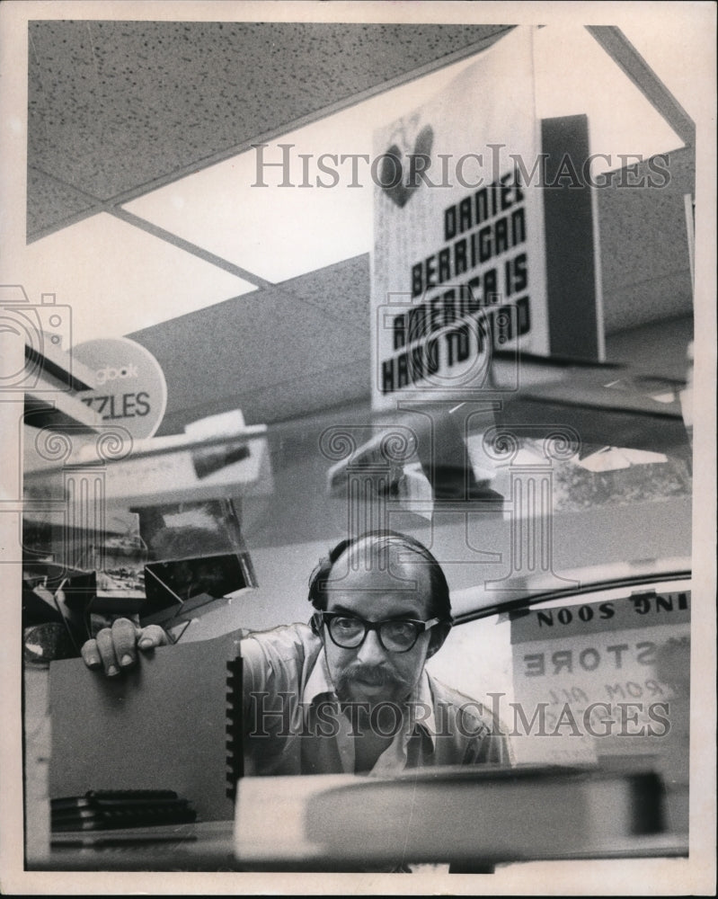 1973 Lawrence C Sibley Jr. Manager of Logos Bookstore  - Historic Images