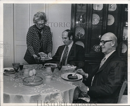 1972, Roger Silberman in a meeting with Mr and Mrs AA Glick - Historic Images