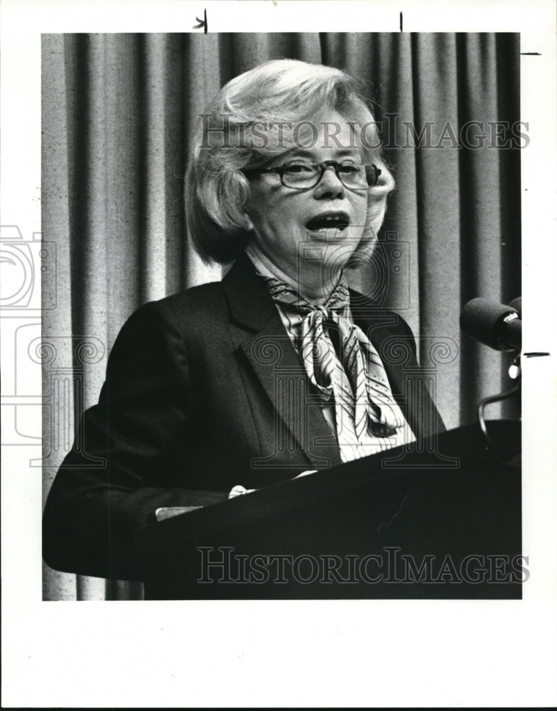 1985 Press Photo Judge Betty Willis Ruben, speaking at City Club - Historic Images