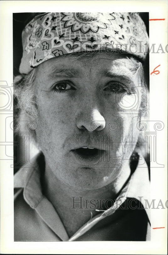 1979 Press Photo Artist Sidewalk Sam at E19th & Shester - Historic Images