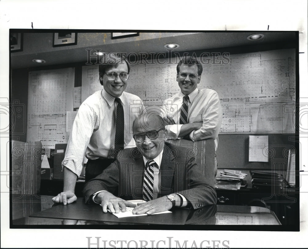 1988 Press Photo Tood Romanski Association Executives, Director Edward Baugh,CEO - Historic Images