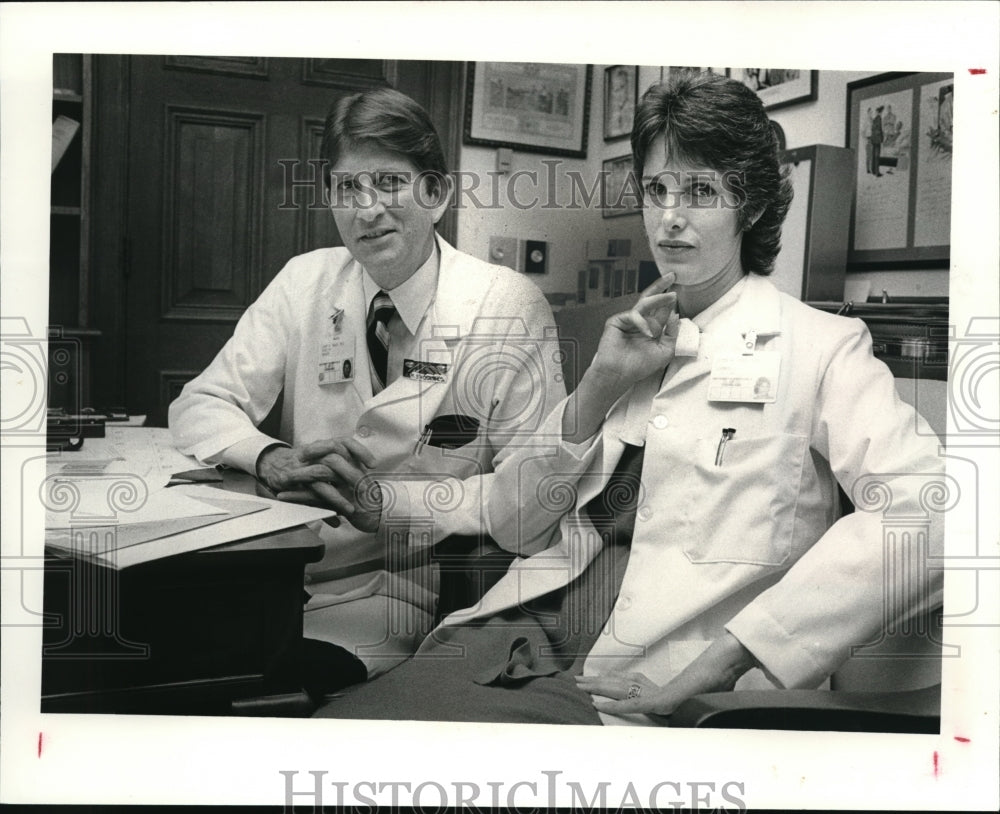 1981 Press Photo Dr. Jerry and Dr. Linda Shuck - Historic Images