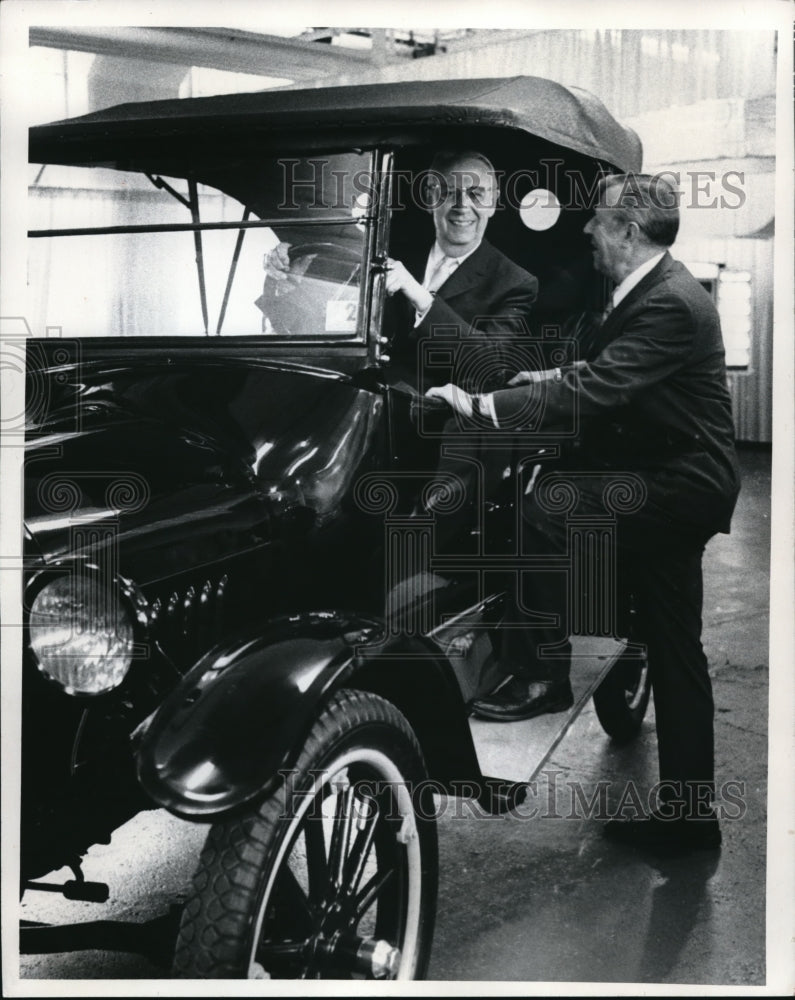 1971 James M. Roche of Gen Motors & plant supt Rolland A. Smith - Historic Images