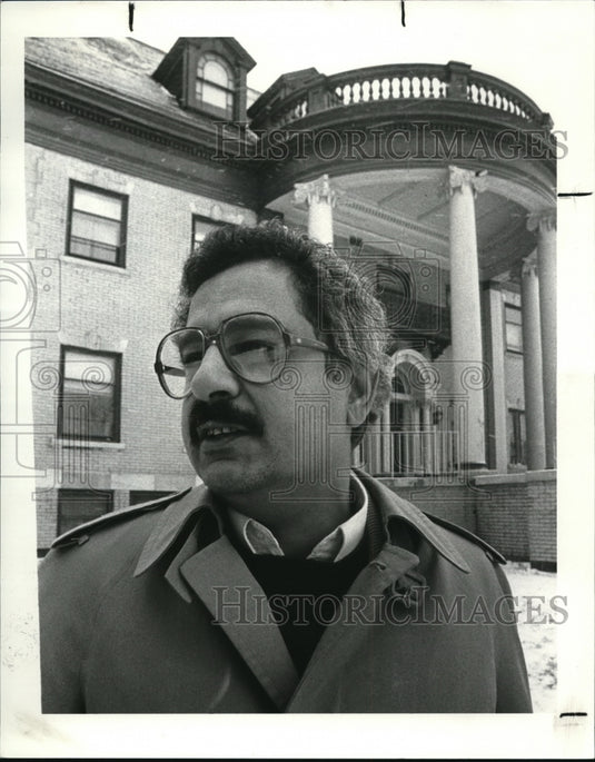 1986 Press Photo Dr. Shadi Roman - Historic Images