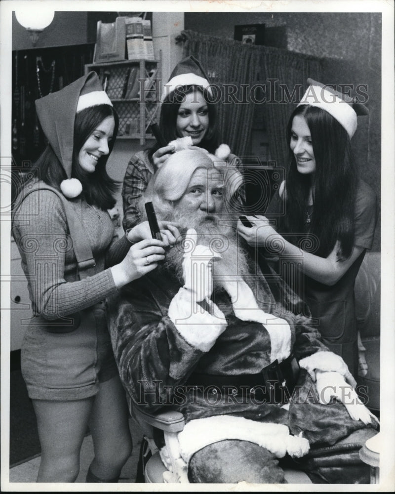 1972 Bernadette McManus, Lynette Fatica, Linda Lombard styling Santa - Historic Images