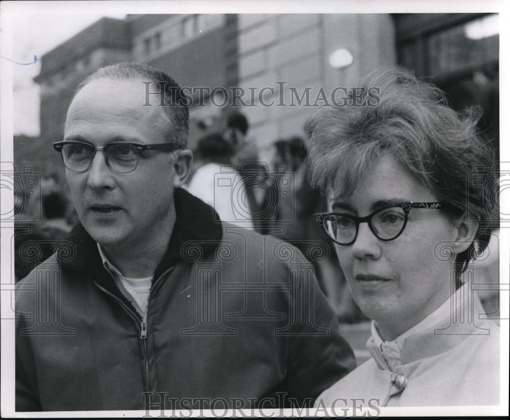 1970 Press Photo Mr. and Mrs. Robert Smith at the Collinwood High meeting-Historic Images