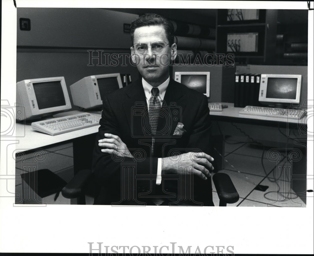 1990 Press Photo Bill H. Steinbrick, in charge of technology - cva42111 - Historic Images