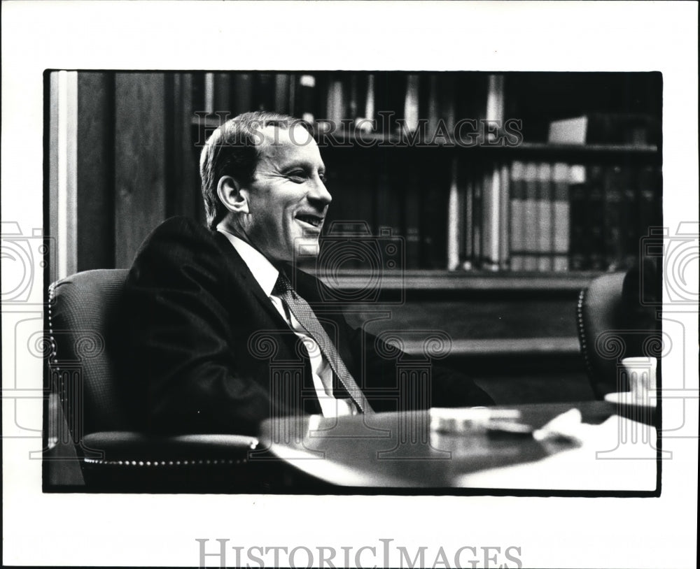 1982 Press Photo R.Thomas Stanton of Squire,Sanders and Dempsy Law Firm - Historic Images