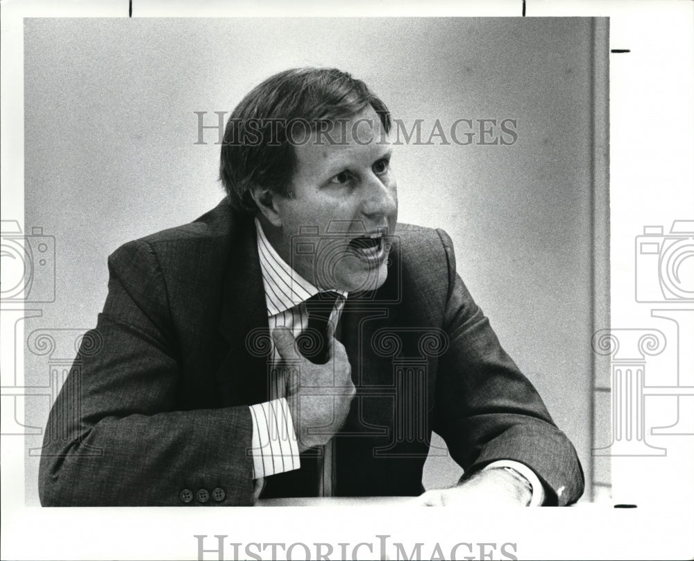 1988 Press Photo John R Smith stress expert going to Russia - Historic Images