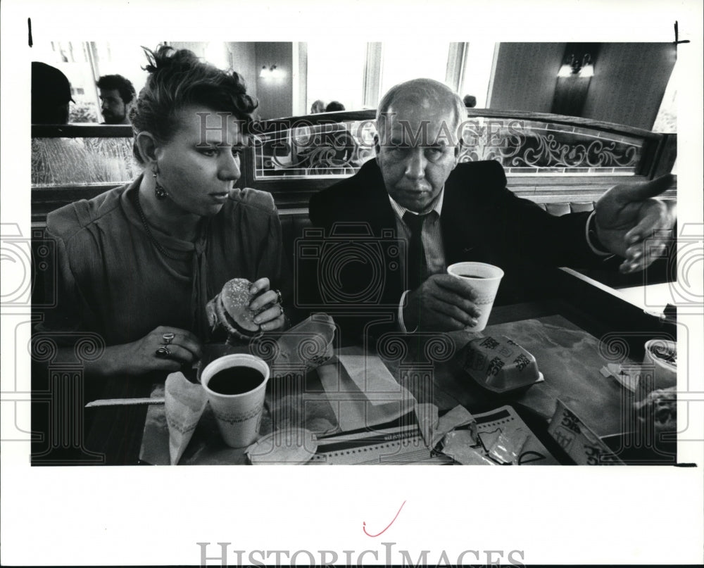 1990 Press Photo Interpreter Galina M Tokareva w/ Volgograd Mayor Yuri F Starov-Historic Images