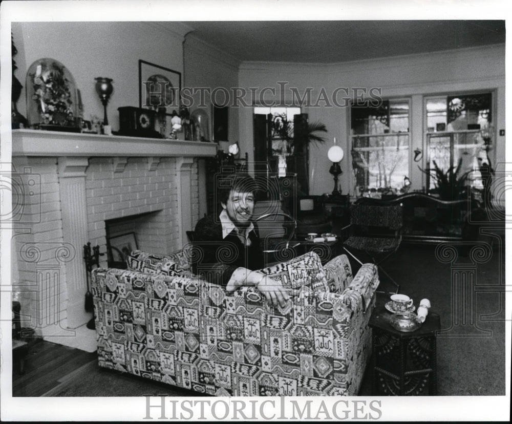 1975, David Smith, head of properties at the Play House - cva42264 - Historic Images