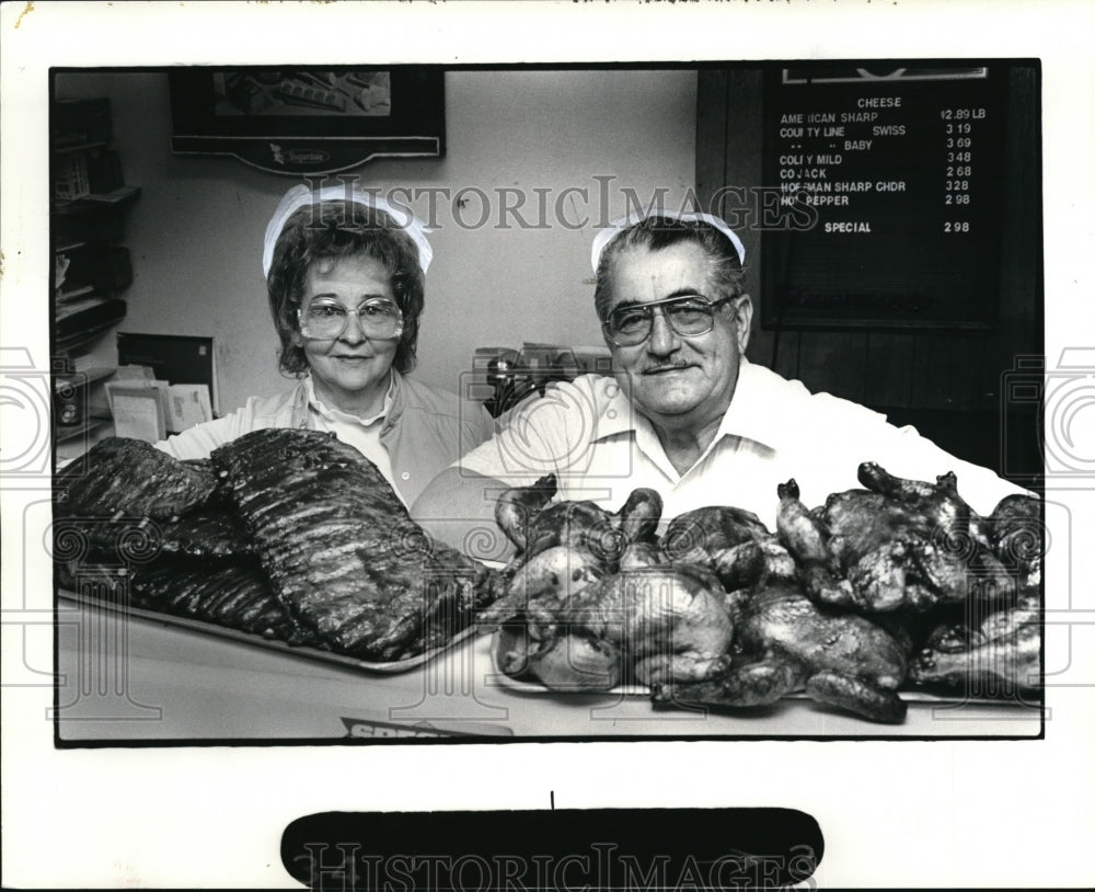 1984 Press Photo Annie &amp; George Smith,  owners of Smith&#39;s Grocery - Historic Images