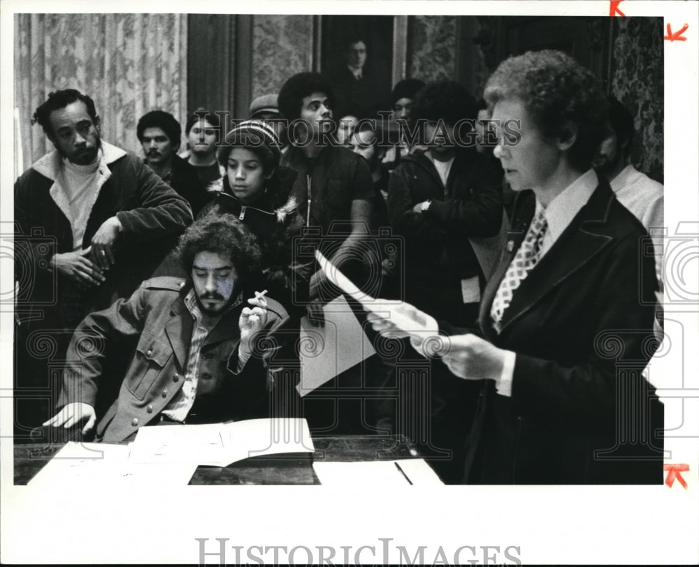 1979 Press Photo Sister Patricia Rogersreads letter of Group Neighborhood Progre - Historic Images