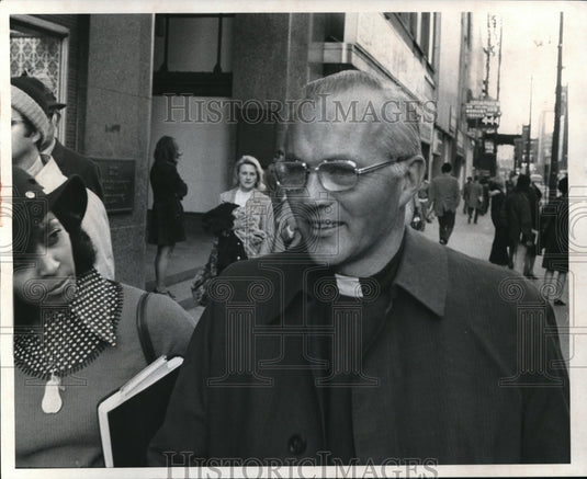 1974 Press Photo Maj John W Simons, Chaplain of Ohio National Guard Troop-Historic Images