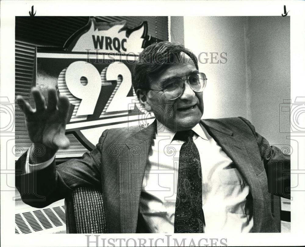 1986 Press Photo Rick Sklar talk about radio biz and his old friend Alan Freed - Historic Images