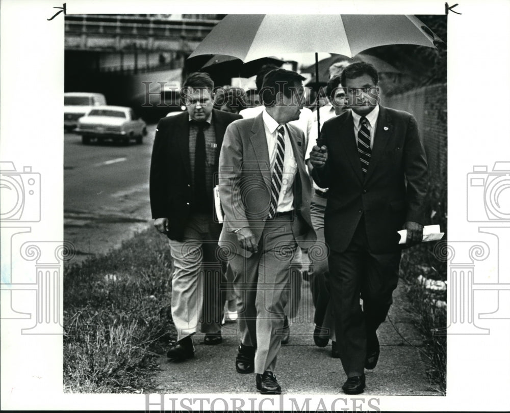 1986 Press Photo Mayor&#39;s George Voinovich and Anthony Sinagra - Historic Images