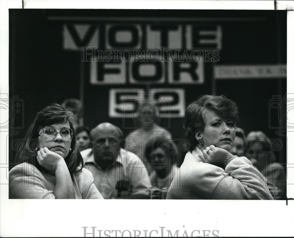 1989 Press Photo Barb Smallwood, president of Parma Council PTA &amp; Pat Darus - Historic Images