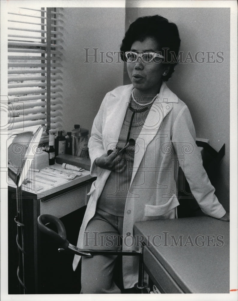 1976 Press Photo Dr. Juliet So-Bosita - cva42629-Historic Images