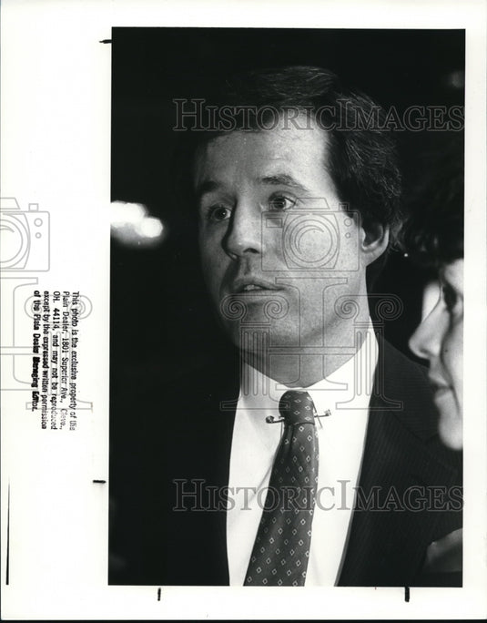 1988 Press Photo McDonald & Co. Securities President Craig Pickering - cva42720-Historic Images