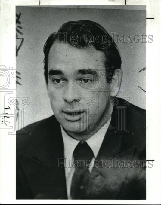 1988 Press Photo James V. Stanton - cva42738-Historic Images