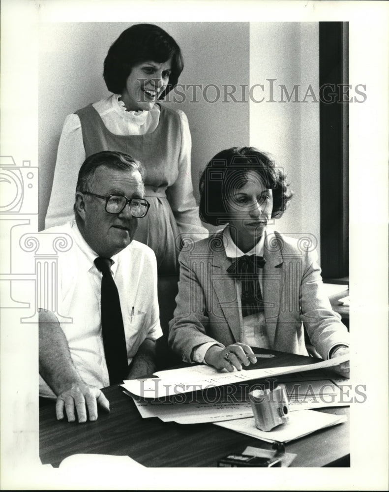 1984 Press Photo Joseph Seton Smith - cva42770-Historic Images