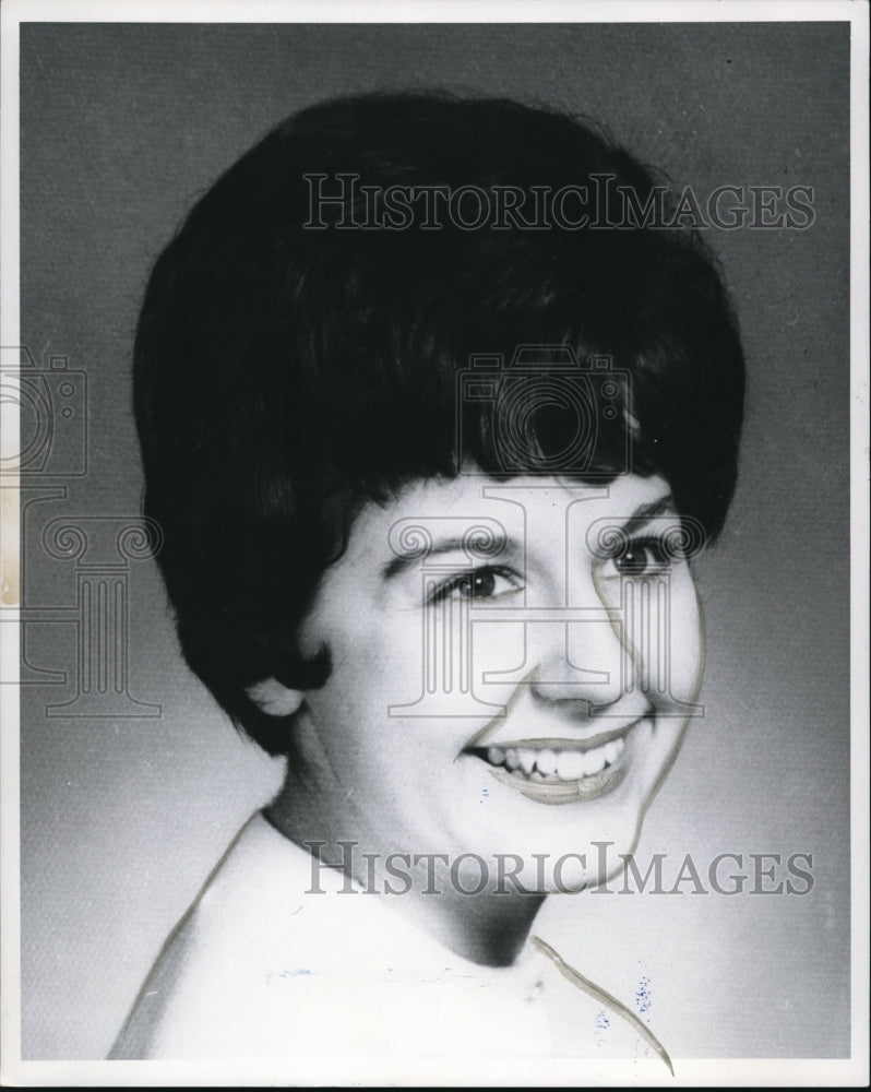 1971 Mrs. Michael Smith CWRU Trustee  - Historic Images
