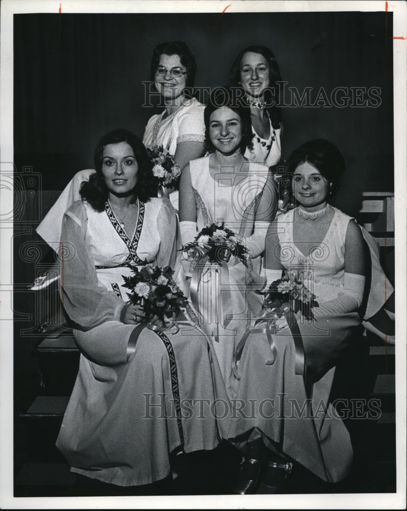 1972 Press Photo Daria Mudrak, Daria Tymosch, Helen Slipec &amp; Helen Slipec - Historic Images