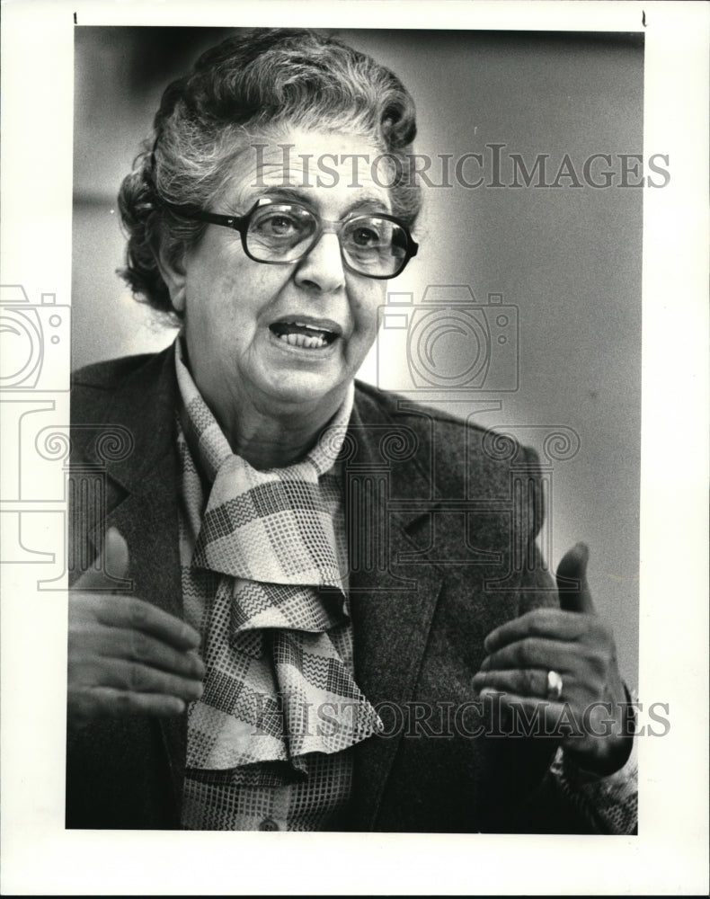 1985 Press Photo Bea Skerotis was with the Bd. of Elections for 48 years - Historic Images