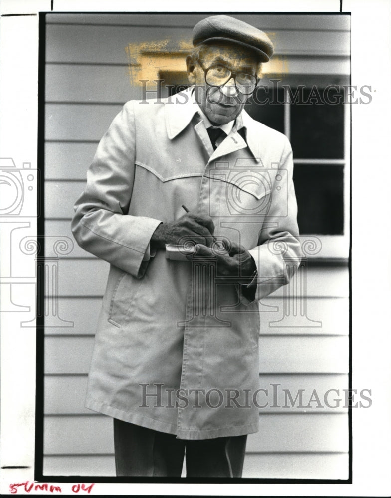 1987 Press Photo Albert Sivillo with his suede cap on and coat - cva43313 - Historic Images