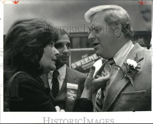 1981 Press Photo Barbara Pringle and Penny Bennano Sweeney - Historic Images