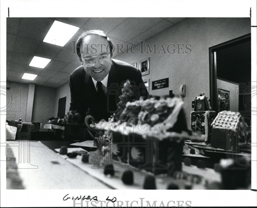 1991 Press Photo Dr. David C. Sweet, Dean of CSU College of Urban Affairs-Historic Images