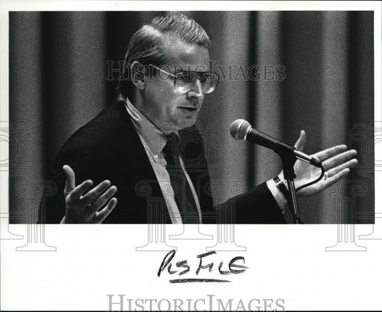 1989 Press Photo David A. Stockman addresses Town Hall Meeting on Nation Outlook - Historic Images