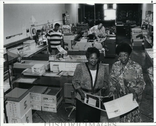 1991 Press Photo Arlene Anderson & Everjean Stoner, Owner International Graphics - Historic Images