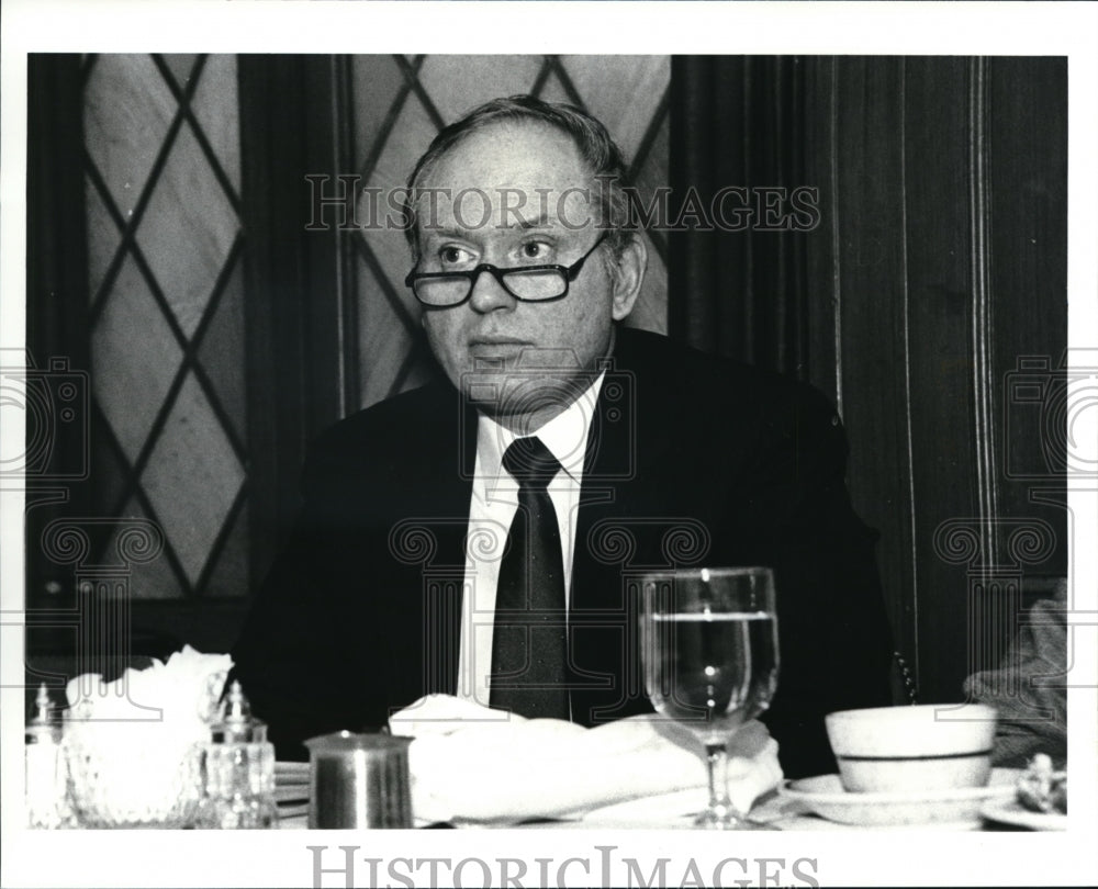 1988 Press Photo Bob Stalla speaker mid-day club - cva43579 - Historic Images