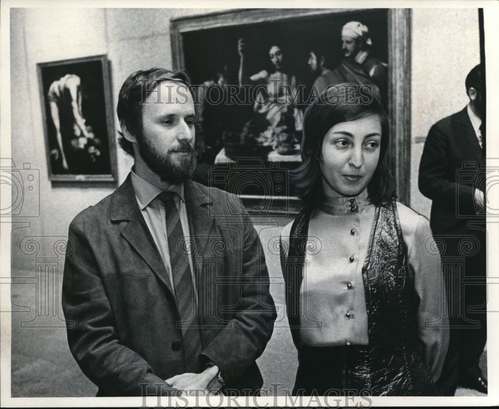 1971 Dr Richard Spear &amp; wife Athena at Museum of Art, Caravaggio Exb - Historic Images