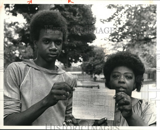 1980, Leslie & Barbara Sparks' school report cards - cva43597 - Historic Images